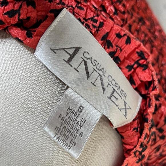 Coral and black vintage texture top - Picture 6 of 6